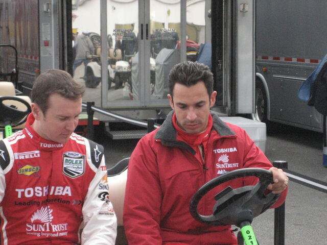 File:Helio Castroneves-1209686481-915.jpg