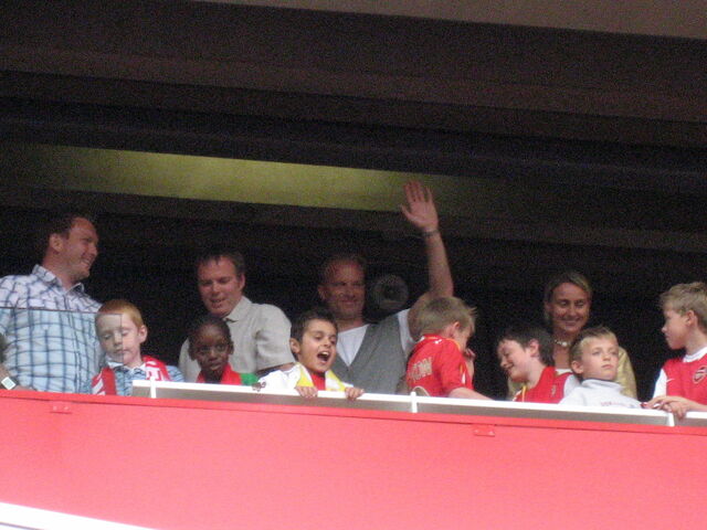 File:Dennis Bergkamp-1199398912-726.jpg