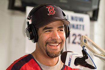 File:Mike-lowell-on-rt.jpg