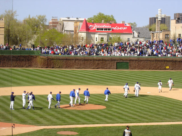 File:Wrigley Field-1195688519-534.jpg