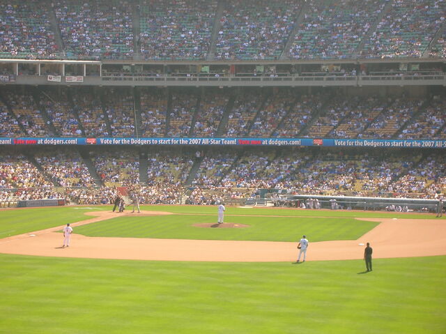 File:Dodger Stadium-1195663803-416.jpg