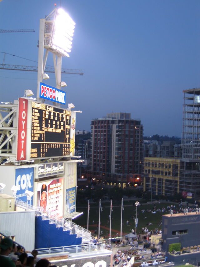 File:PETCO Park-1195672509-357.jpg