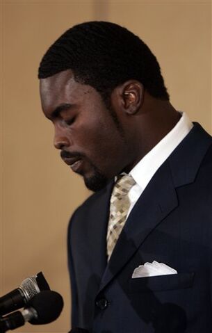 File:Michael Vick apologizes.jpg