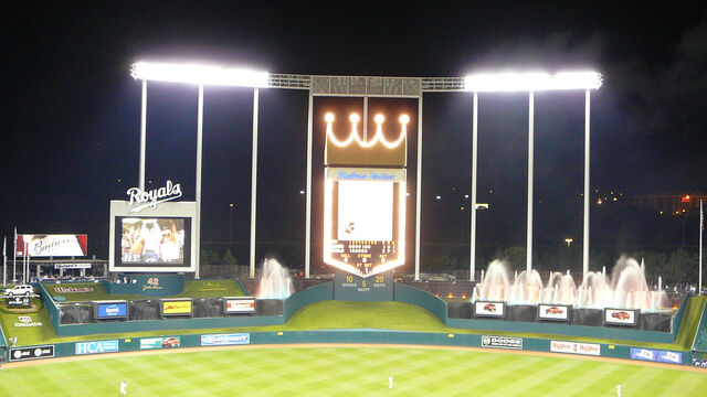 File:Kauffman Stadium-1195669768-790.jpg