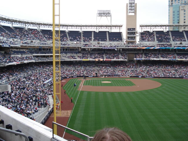 File:PETCO Park-1195672549-346.jpg
