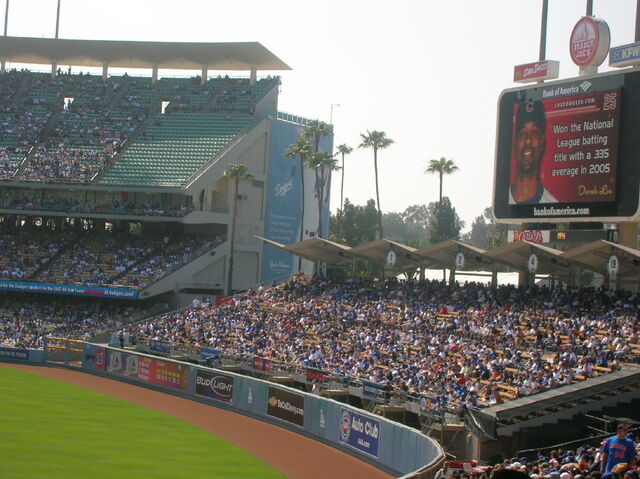 File:Dodger Stadium-1195663752-510.jpg