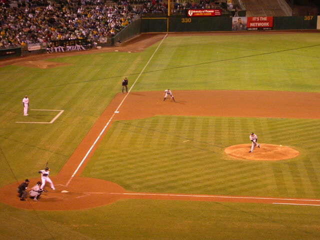 File:McAfee Coliseum-1195670336-726.jpg