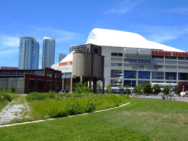 File:Rogers Centre-1195683728-344.jpg