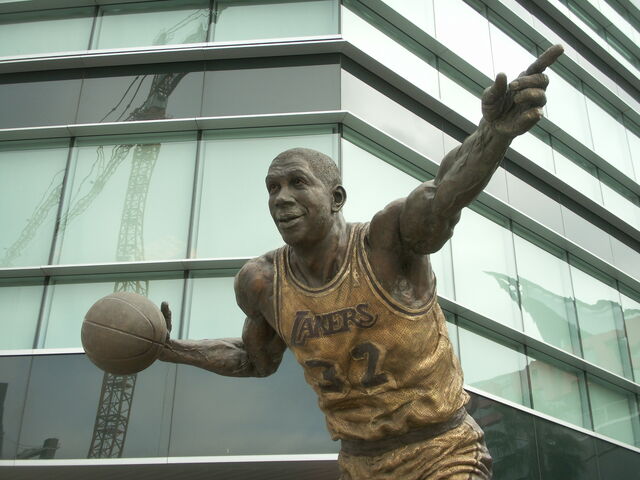 File:Staples Center-1196098381-698.jpg