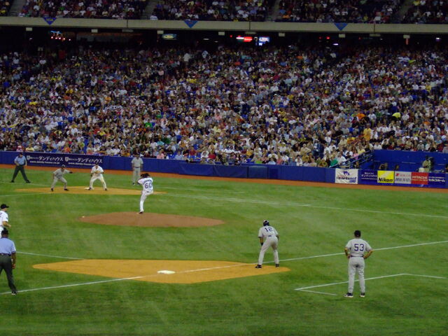 File:Rogers Centre-1195683720-551.jpg