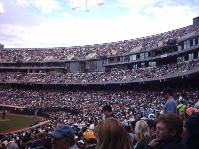 File:McAfee Coliseum-1195670363-304.jpg