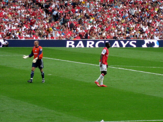 File:Emmanuel Adebayor-1202150230-251.jpg