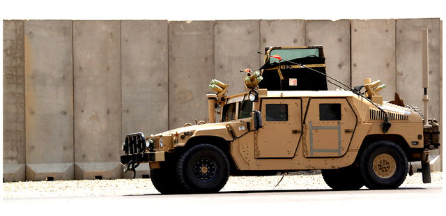 Файл:M1114 Хамві.jpg