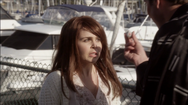 File:4x07 Colony Collapse (016).png