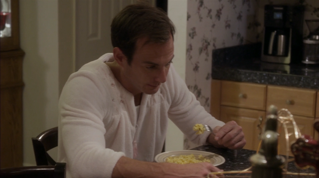 File:4x07 Colony Collapse (035).png