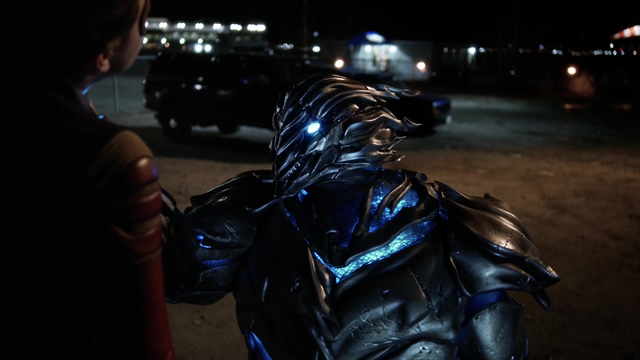 File:Savitar choking Jesse Quick.png