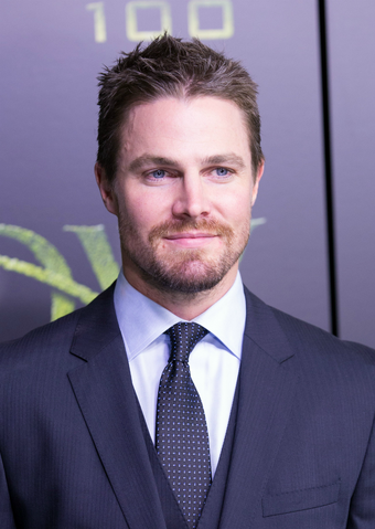 File:Stephen Amell.png