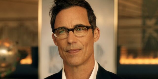 Файл:Flash-Season-2-Harrison-Wells-Earth.jpg
