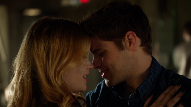 File:Lyra and Winn.png