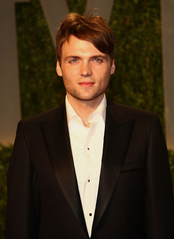 File:Seth Gabel.png