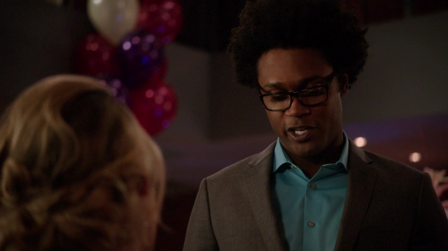 File:Curtis gives Felicity the bio-stimulant implant.png