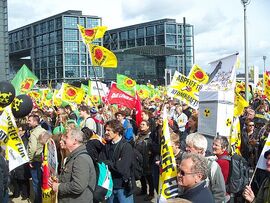 Antiatomdemo Berlin 2010 09 18 Central Station.jpg