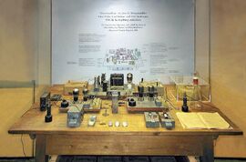 Versuchsaufbau Hahn Deutsches Museum-2.jpg