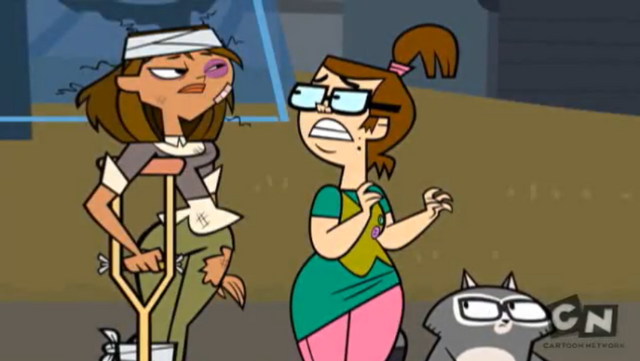 File:797px-BethCourtney.png