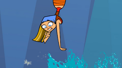 TDI Lindsay fà cadere Heather trà le meduse.png
