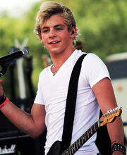Ross Lynch8
