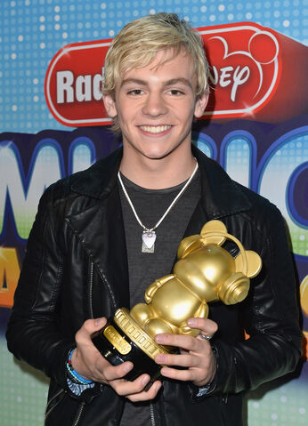 Archivo:Ross+Lynch+2013+Radio+Disney+Music+Awards+o144r9t7N7ux.jpg