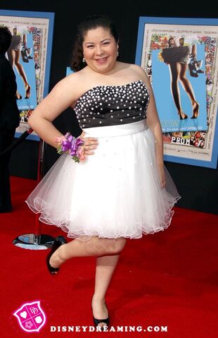 Archivo:Raini-Rodriguez-Walt-Disney-Pictures-Prom-Movie-Premiere.jpg