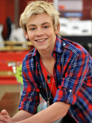 Ficheiro:185px-Austin Moon.png