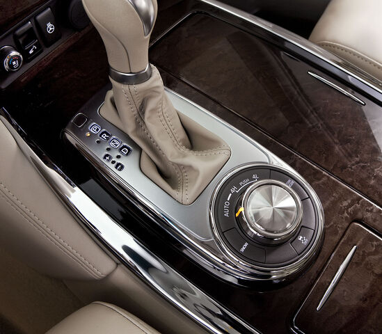 File:28-2011-infiniti-qx56.jpg