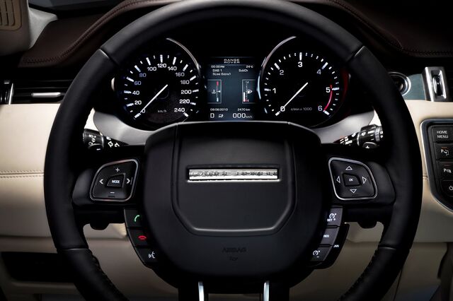 File:New-Range-Rover-Evoque-28.jpg