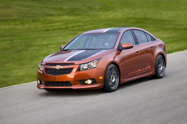 File:10Cruze-ZSpecCon-01659.jpg