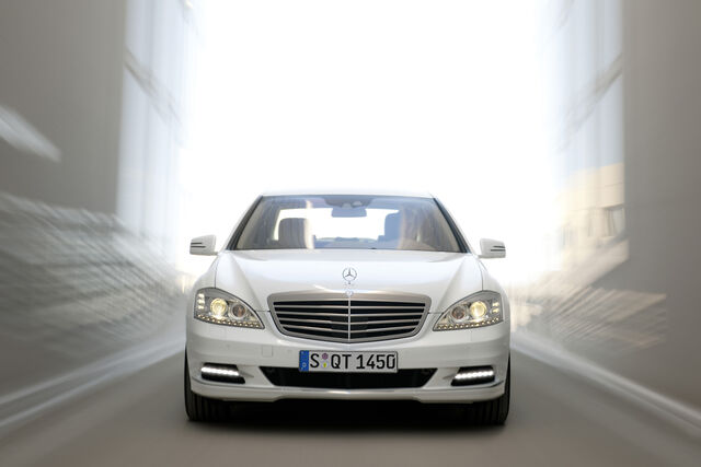 File:03-2010-m-b-s400.jpg