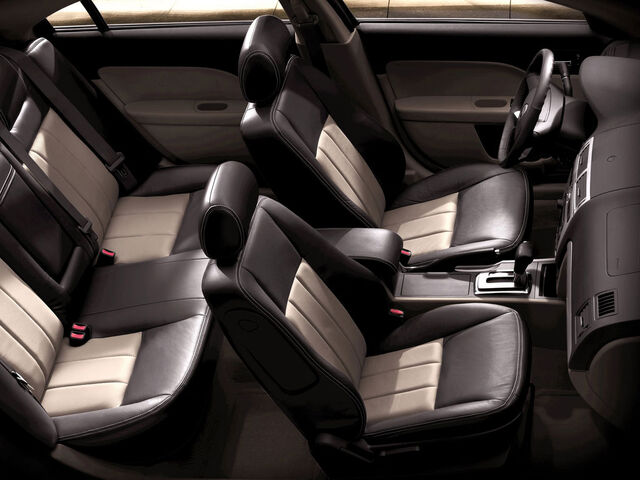File:Milaninterior.jpg