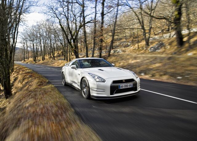 File:Nissan-gt-r 2011 14.jpg