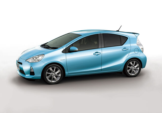 File:Prius-c1-1321366900.jpg