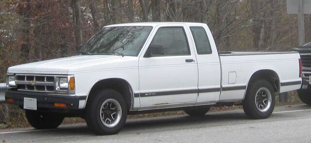 File:Chevrolet S-10 extended cab.jpg