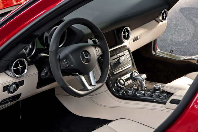 File:Mercedes-SLS-AMG-9.jpg