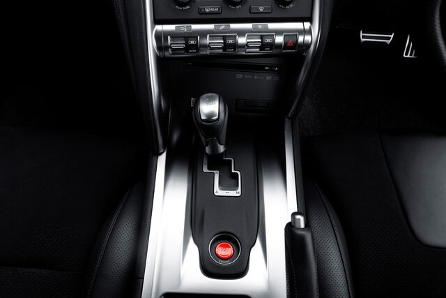 File:11-new-spec-nissan-gt-r.jpg