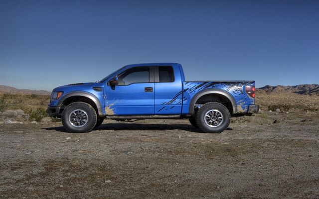 File:2010-Ford-F-150 SVT Raptor-Image-010-1680.jpg