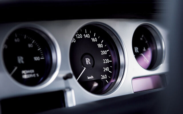 File:112 0608 06z-rolls royce 101ex concept-gauges.jpg