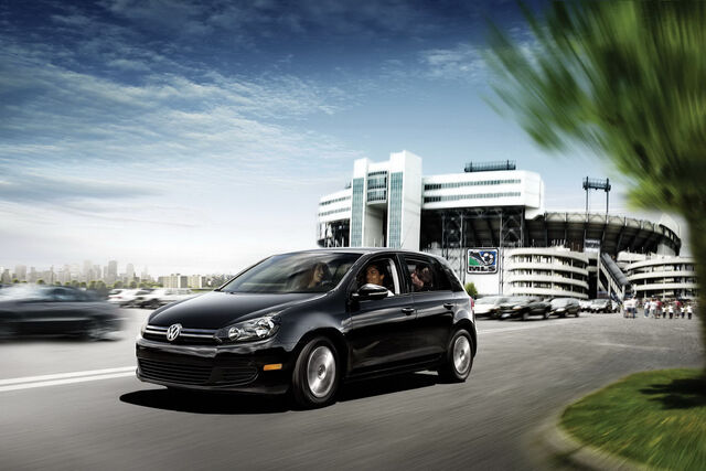 File:2010-VW-Golf-TDI-4.jpg