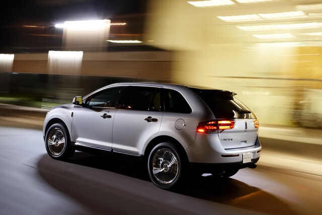 File:2011-Lincoln-MKX-39.jpg