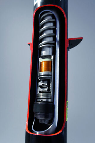 File:16-2010-range-rover-press.jpg