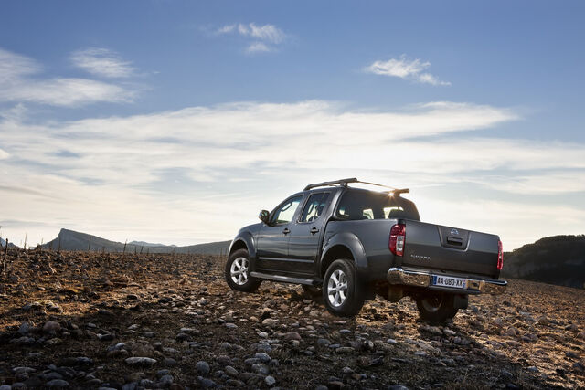 File:2011-Nissan-Pathfinder-Navara-17.jpg