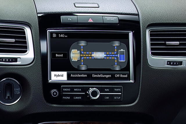 File:2011-Volkswagen-Touareg-14445.jpg
